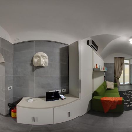Relais Nevel Ai Decumani Apartment เนเปิลส์ ภายนอก รูปภาพ