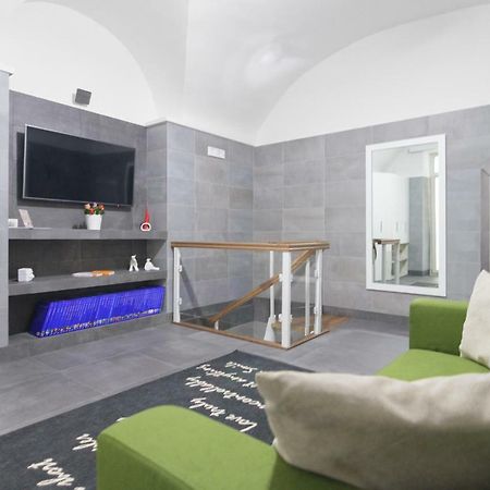 Relais Nevel Ai Decumani Apartment เนเปิลส์ ภายนอก รูปภาพ