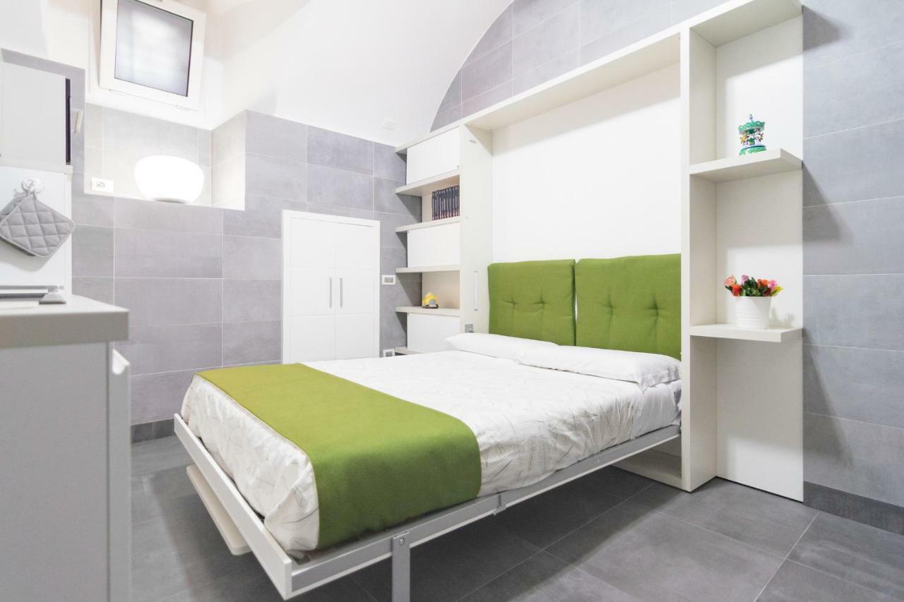 Relais Nevel Ai Decumani Apartment เนเปิลส์ ภายนอก รูปภาพ