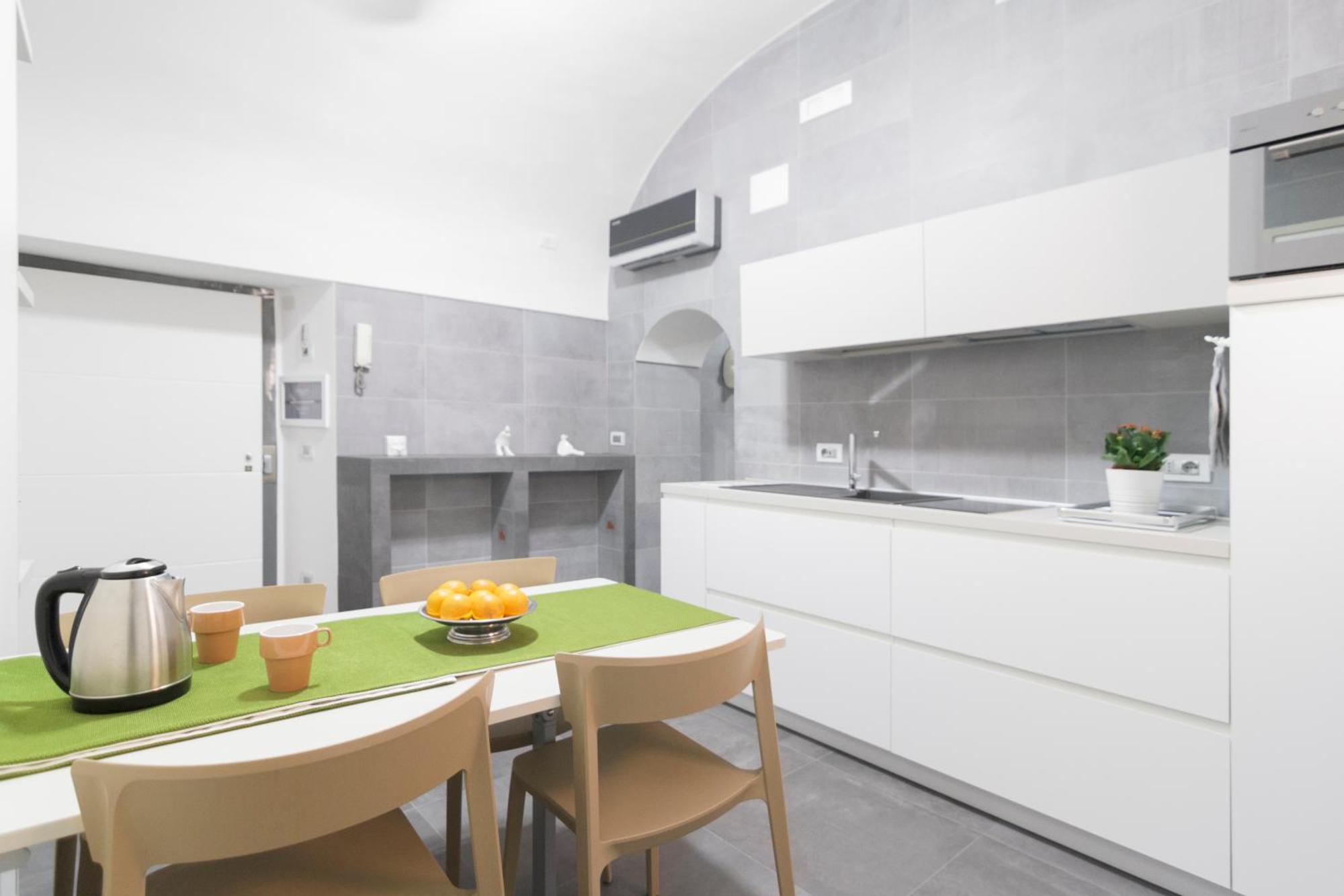 Relais Nevel Ai Decumani Apartment เนเปิลส์ ภายนอก รูปภาพ