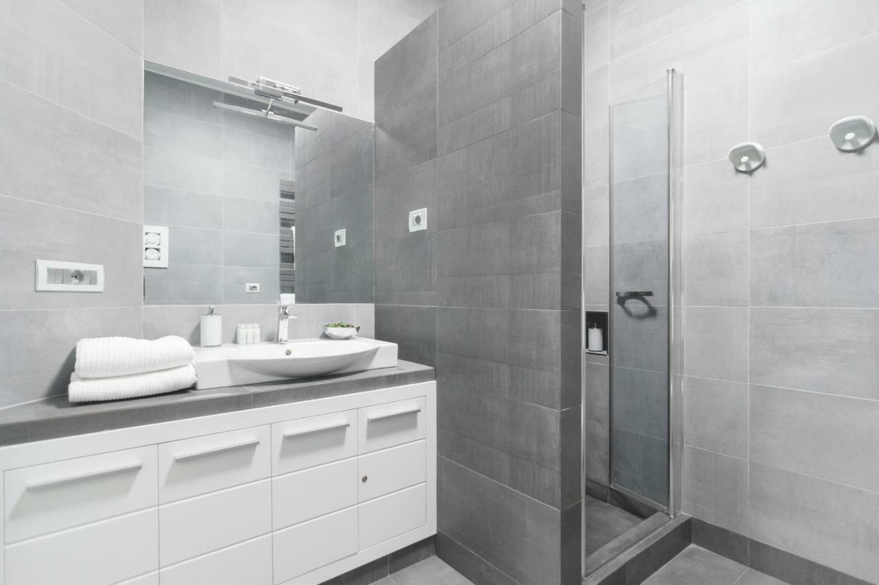Relais Nevel Ai Decumani Apartment เนเปิลส์ ภายนอก รูปภาพ